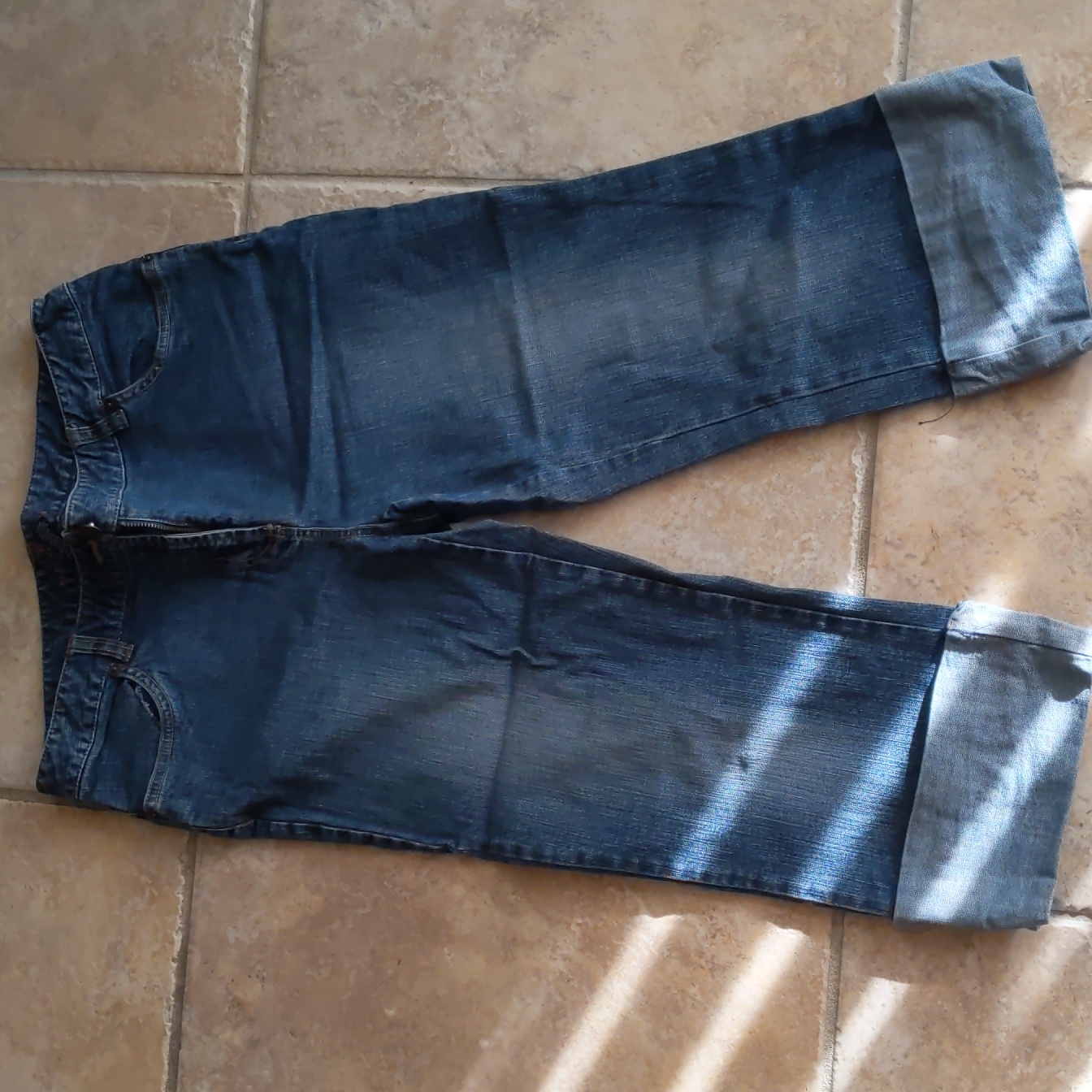 Cute Cuffed Jean Capri